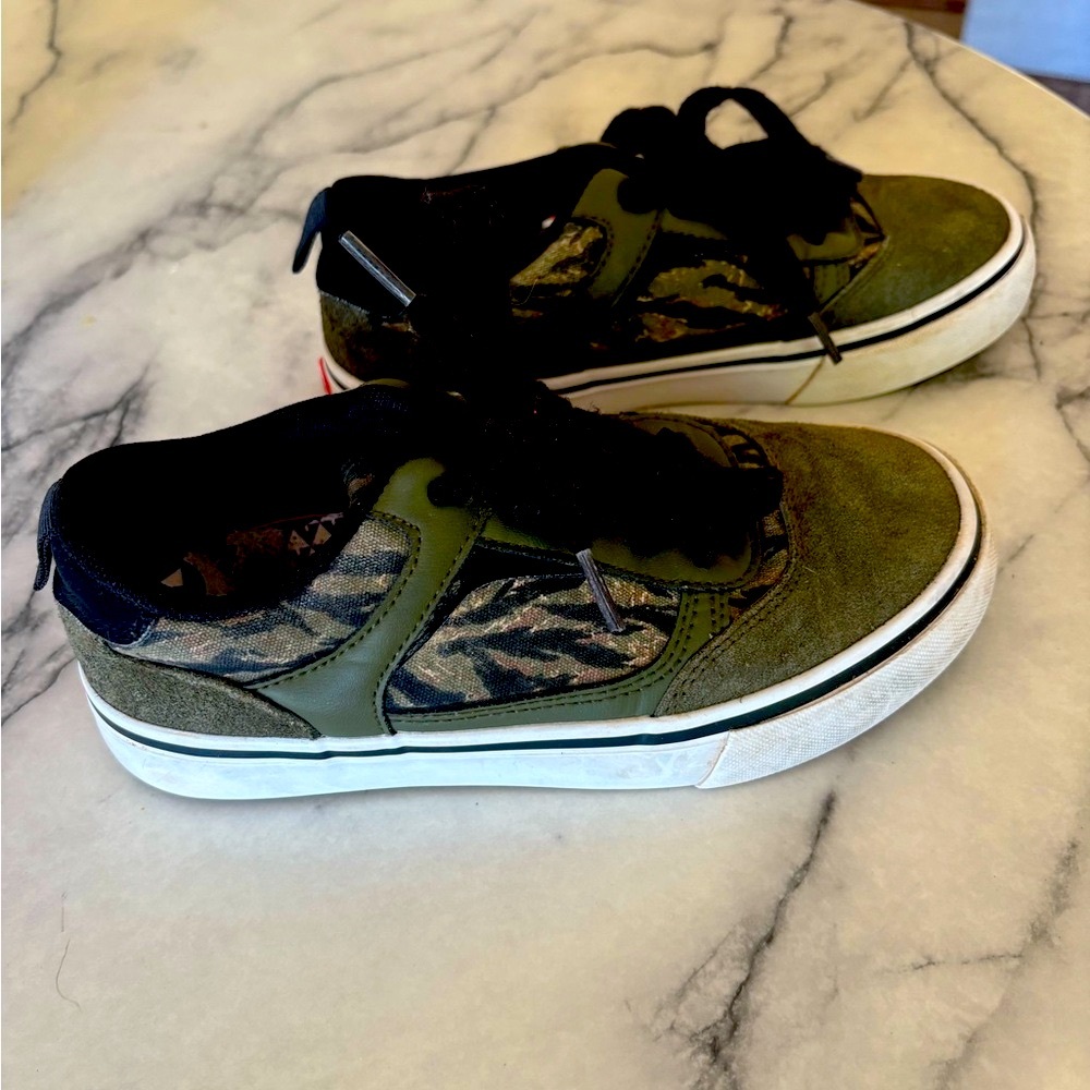 Airwalk Kids Olive and Black Sneakers
